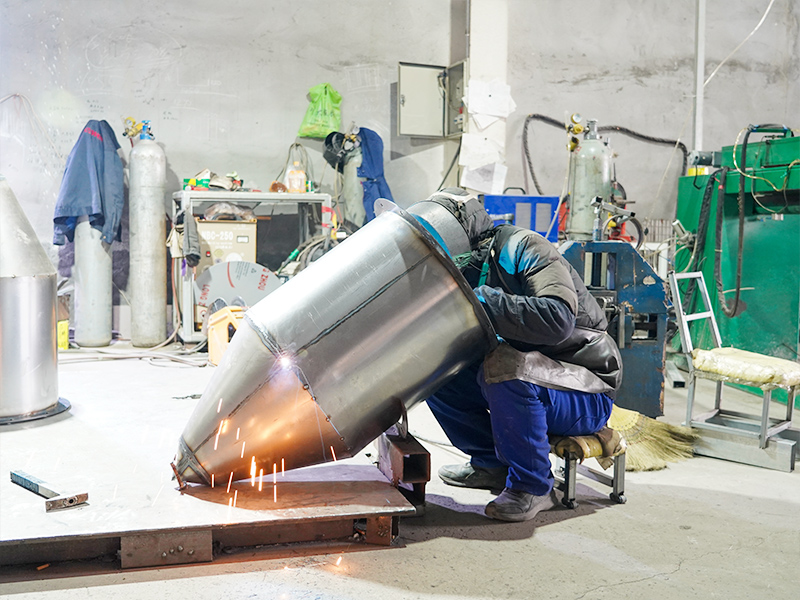 Spraying robot production and inspection zone